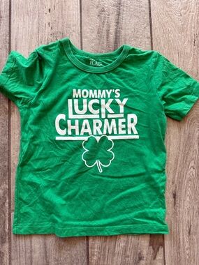 The Children's Place Green "Mommy's Lucky Charmer" Short Sleeve Tee